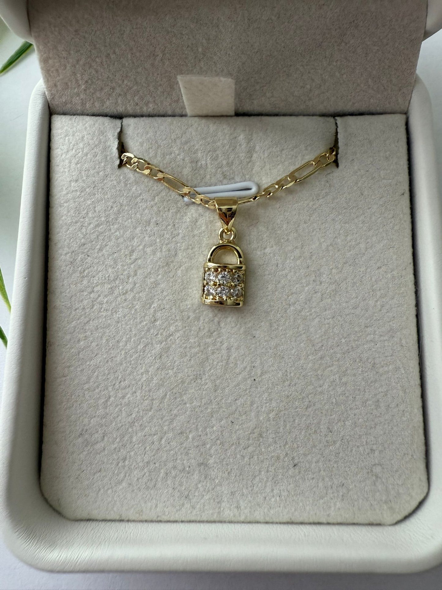 cadena con dije mini candado