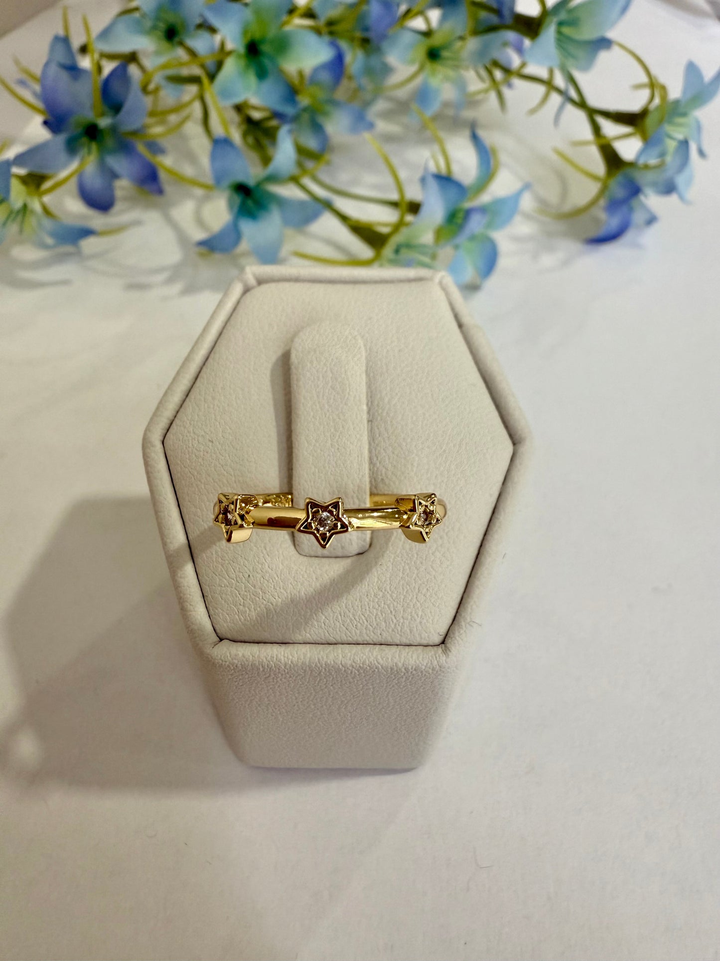 anillo de estrellas en oro laminado 14k