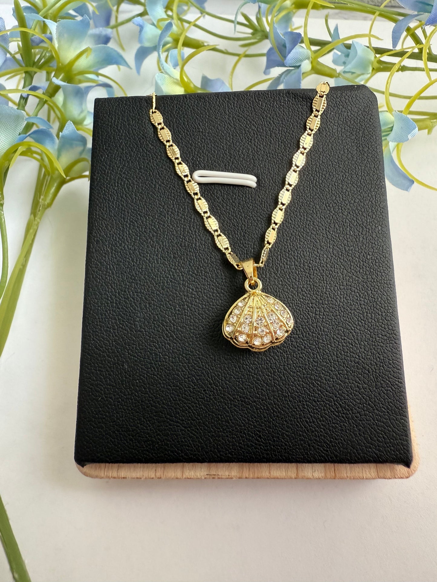 Collar Conchita de Amor –Laminado 14k