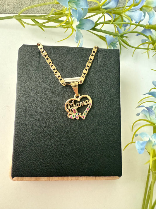 Dije de Corazón “Mamá” con Mariposa 🦋