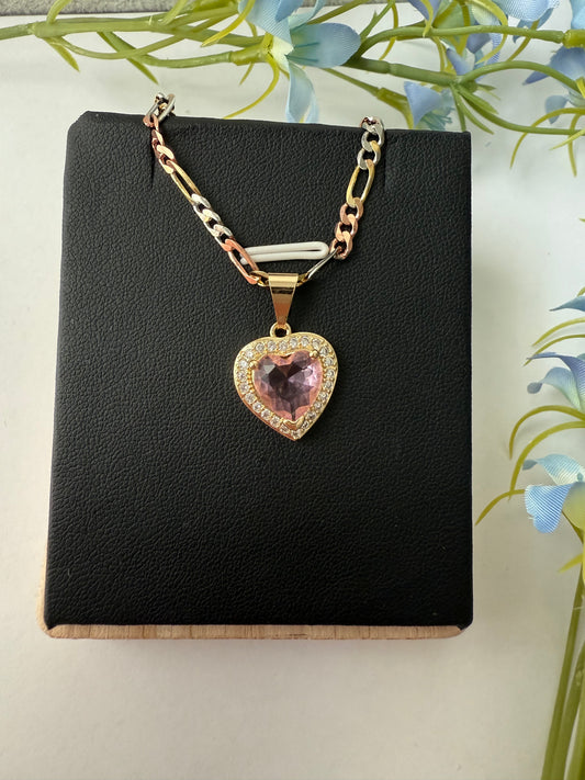 💖 Dije de Corazón con Piedra Rosada y Piedritas ✨