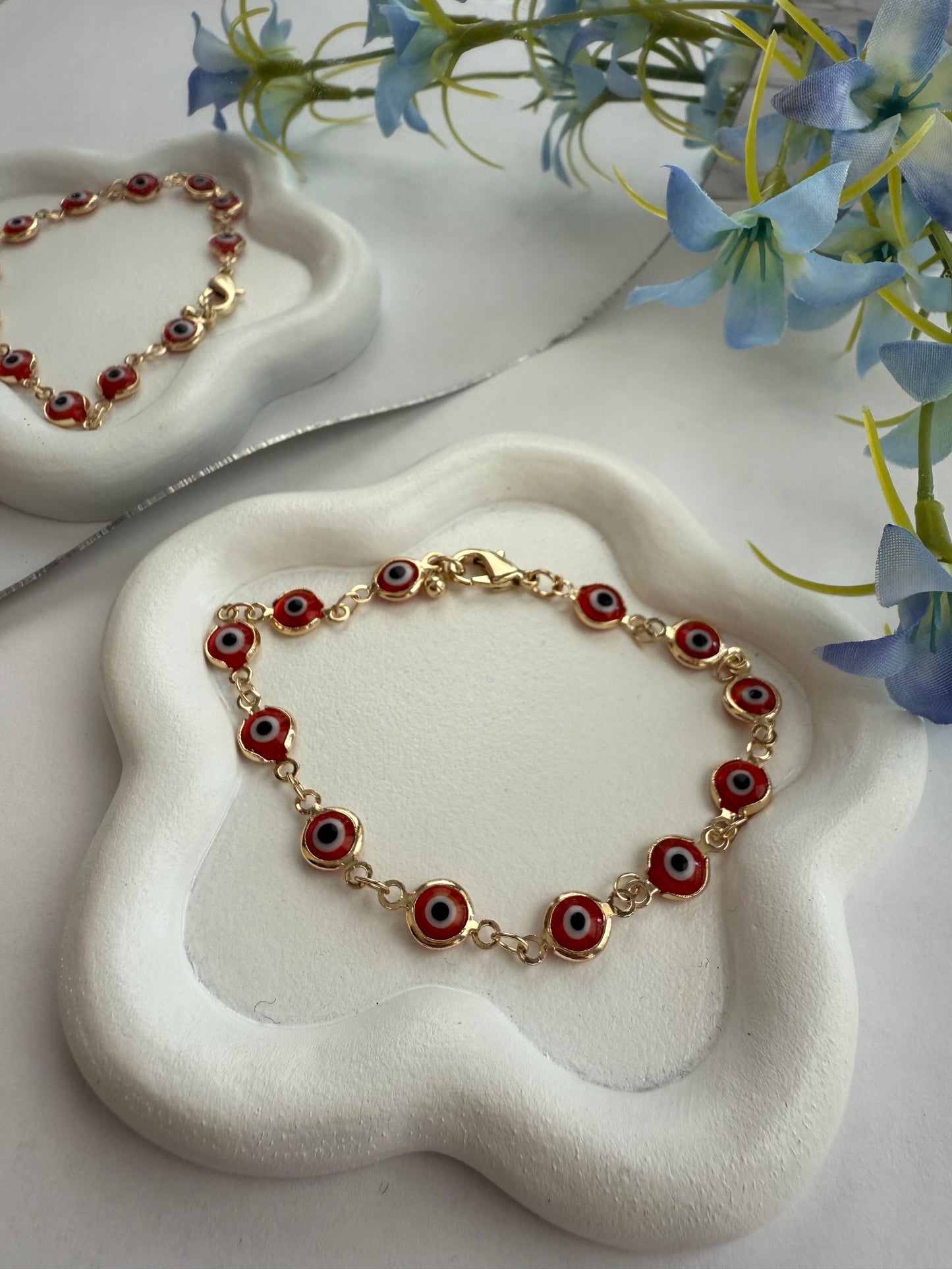 Pulsera Roja de Ojitos Mini – Protección en cada detallito