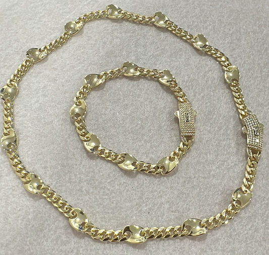 Set de cadena y pulsera con corazones lisos – Oro laminado 14K